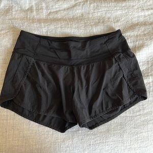 Lululemon size 6 speed up mid rise 4inch